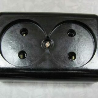 Розетка карболитовая 2-я РА10-009 черная/белая