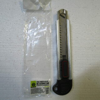 Нож универсальный металлический со смен.лезвиями 5шт, 18мм/3-ON