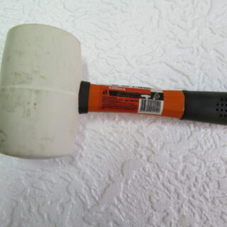 ЕРМАК Киянка белая резина, фибергласовая обрезиненная рукоятка 680г